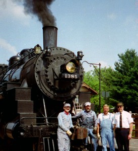 Ken Hojnacki and crew with CNW 1385